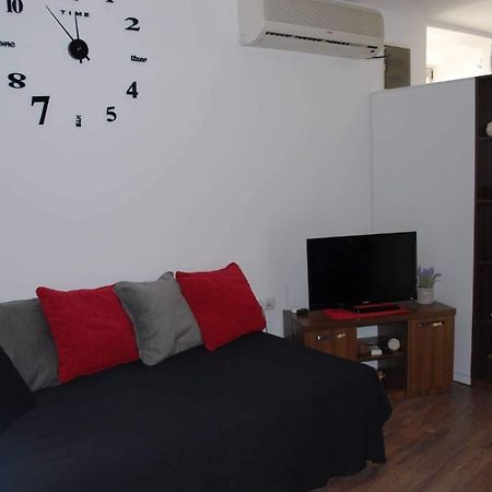 Stan Na Dan - Apartman Djordjevic รานเย ภายนอก รูปภาพ