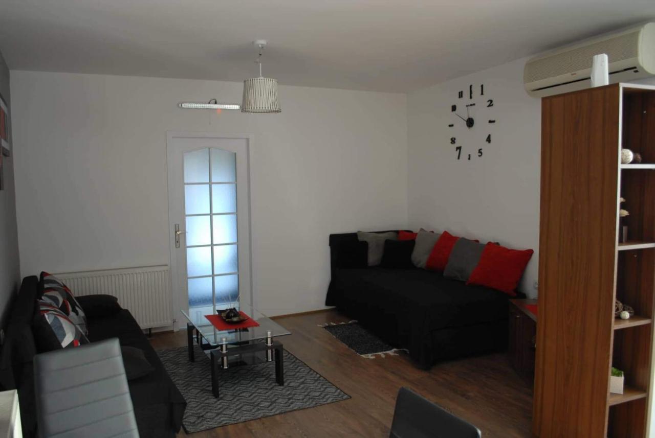 Stan Na Dan - Apartman Djordjevic รานเย ภายนอก รูปภาพ