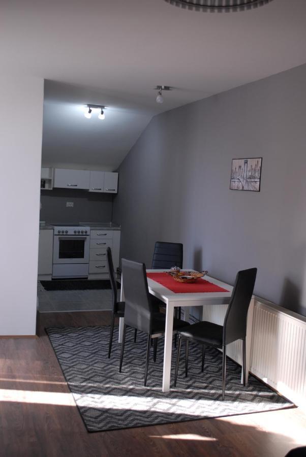 Stan Na Dan - Apartman Djordjevic รานเย ภายนอก รูปภาพ