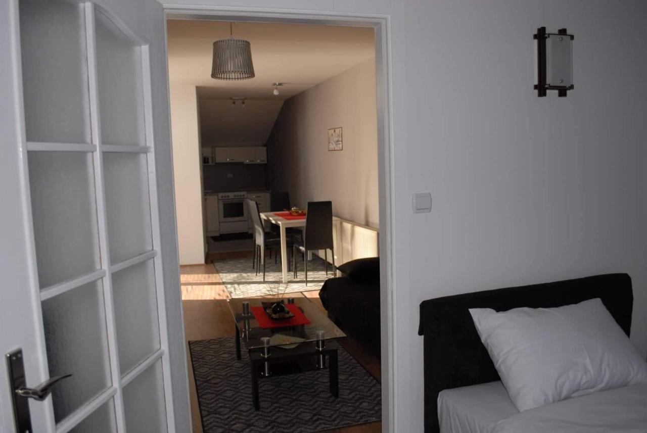 Stan Na Dan - Apartman Djordjevic รานเย ภายนอก รูปภาพ