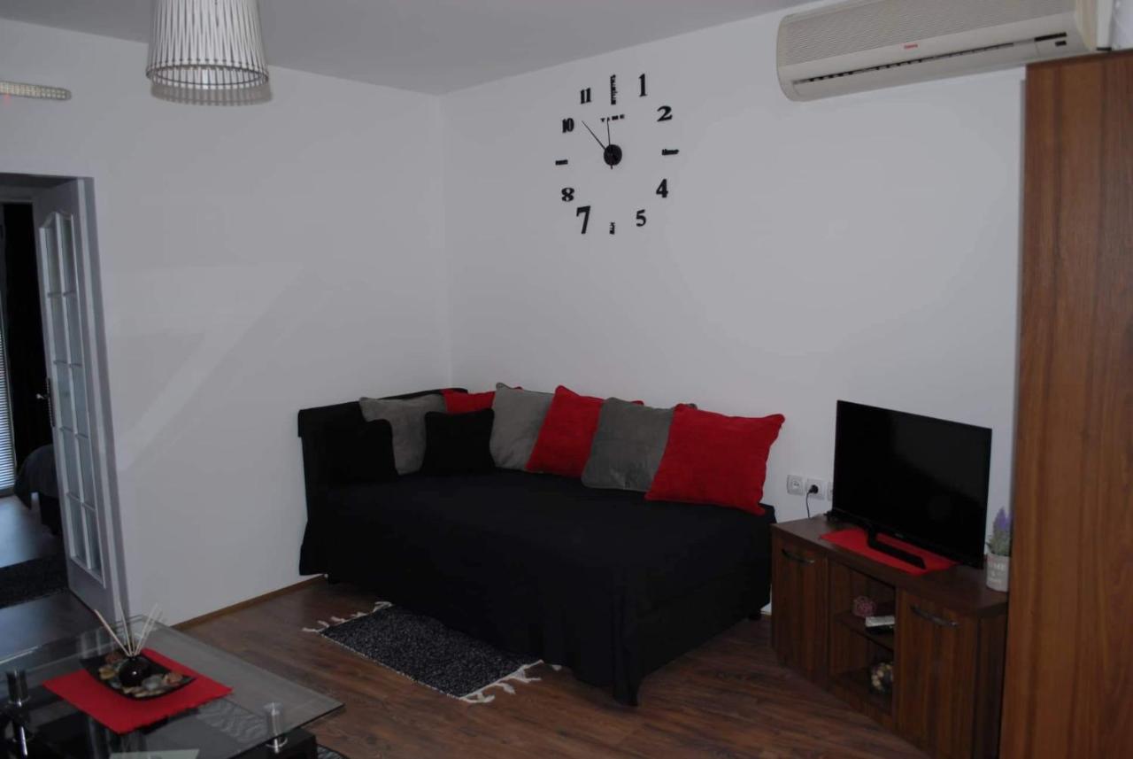 Stan Na Dan - Apartman Djordjevic รานเย ภายนอก รูปภาพ